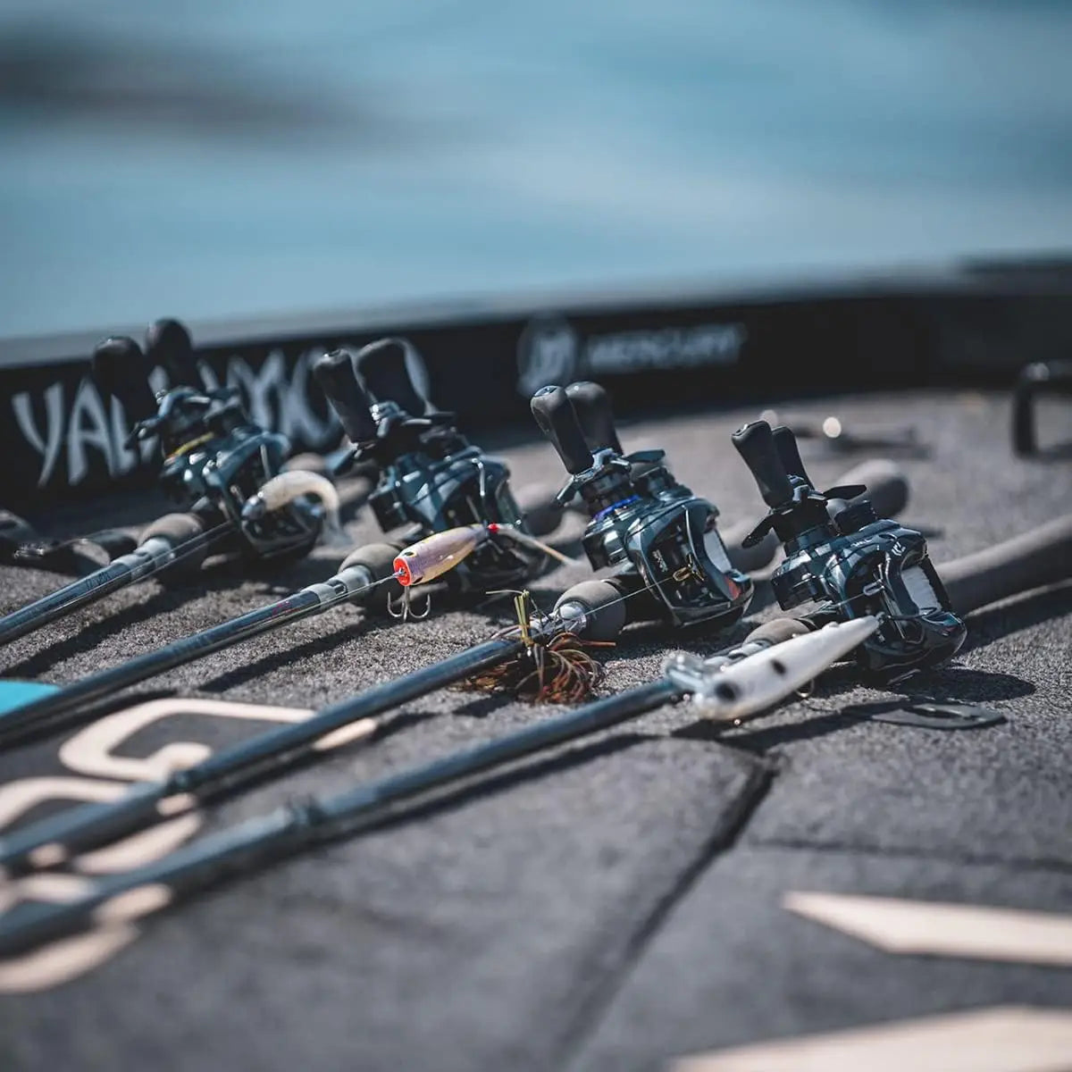 Saltwater Spinning Reel 2500 5.6 to 1 Gear Ratio 6 Plus 1 Bearings 33.20 Inch Retrieve Rate 13.20 Pound Max Drag Black and Gold