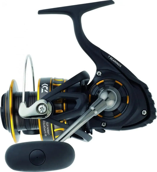 Saltwater Spinning Reel 2500 5.6 to 1 Gear Ratio 6 Plus 1 Bearings 33.20 Inch Retrieve Rate 13.20 Pound Max Drag Black and Gold